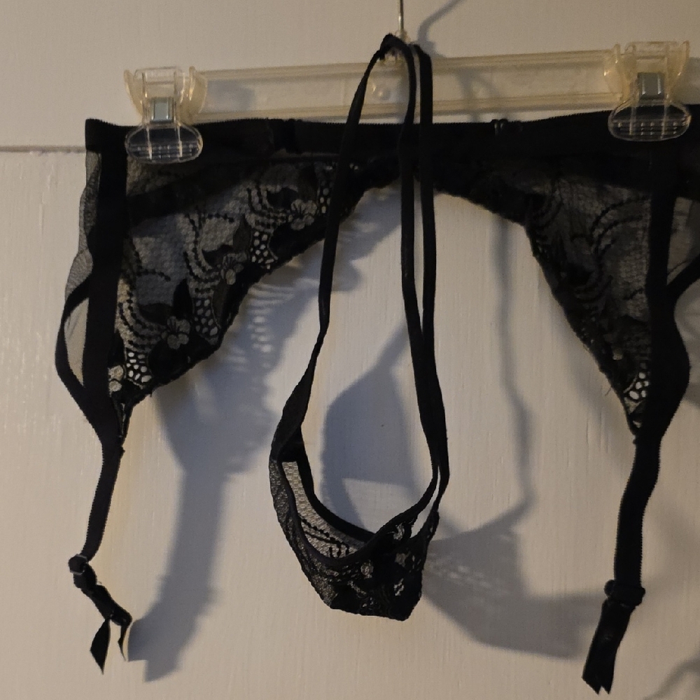 Elegant Black Lace Lingerie Garter And Matching Panty Set